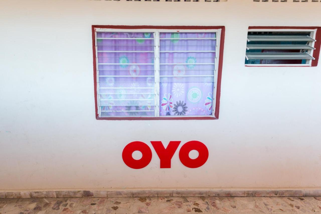 Oyo Hotel Rubi Сіуатанехо Екстер'єр фото